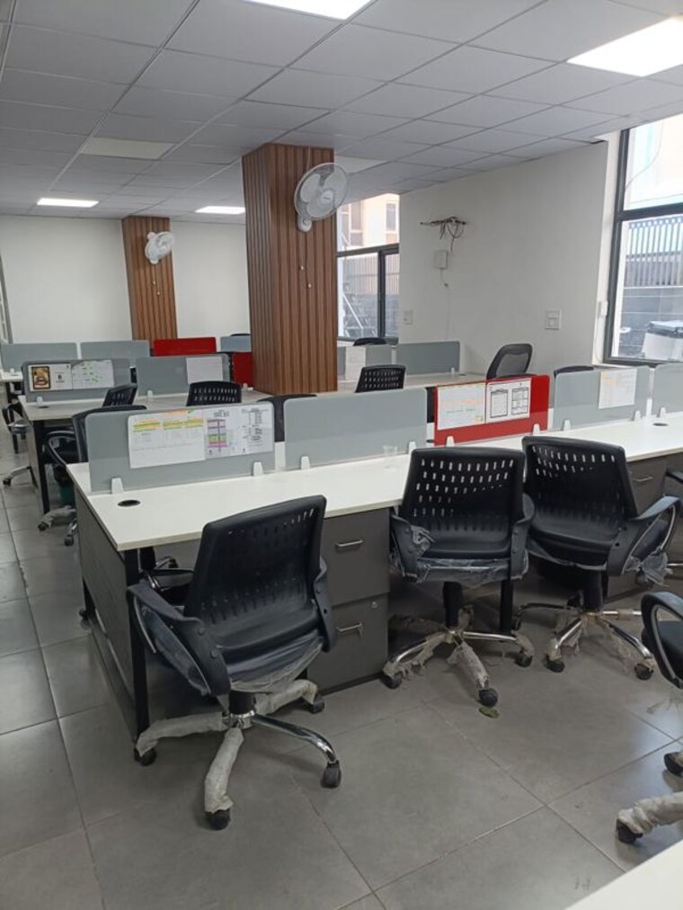 Team Area, sector 2 Commercial Office Space 3500 Sq.Ft. In Sector 2 Noida 10322545