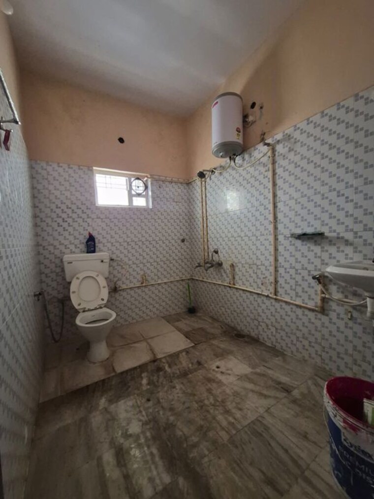 Bathroom, btm layout stage 2 2 Bedroom 900 Sq.Ft. Builder Floor In Btm Layout Stage 2 Bangalore 10322568