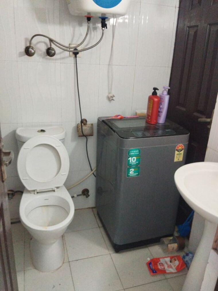 Bathroom, supertech-cape-town 3 Bedroom 1295 Sq.Ft. Apartment In Sector 74 Noida 10322517