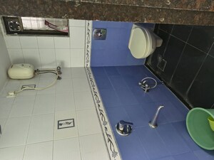 Bathroom in 1 BHK Apartment at Ghatkopar East – for Rent