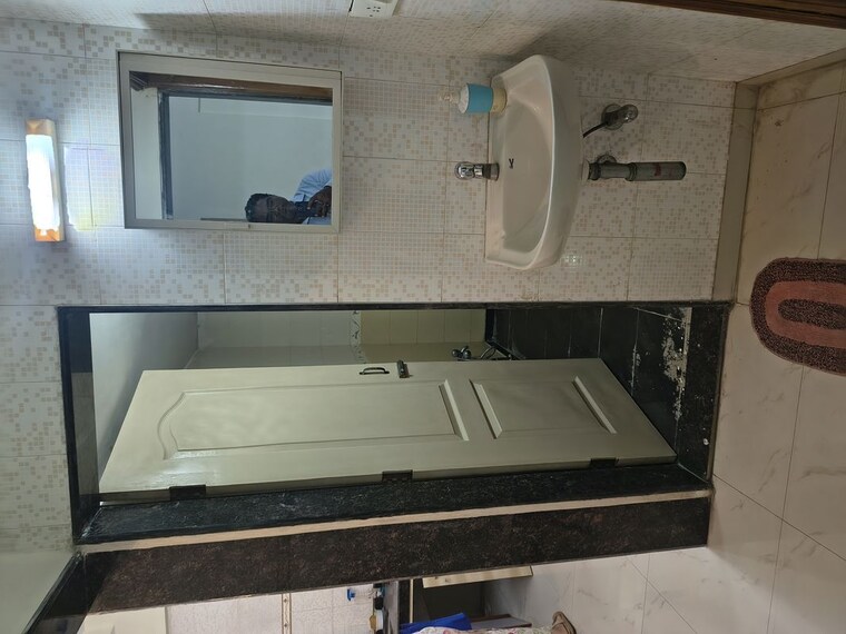 Bathroom, ghatkopar east 1 Bedroom 500 Sq.Ft. Apartment In Ghatkopar East Mumbai 10322598