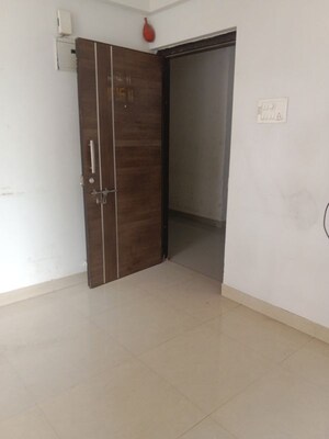 Room in 1 BHK Apartment at Ornate Galaxy, Naigaon East – for Rent