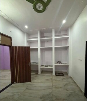Room in 2 BHK Builder Floor at Semra – for Rent