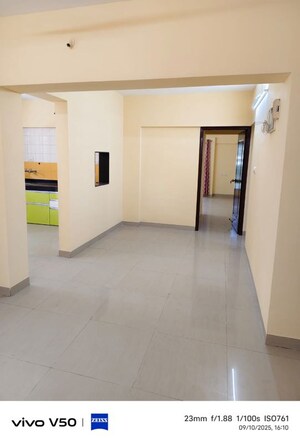 Room in 2 BHK Apartment at Kumar Primavera, Wadgaon Sheri – for Rent