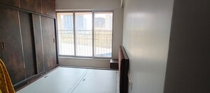 Room in 2 BHK Apartment at Lodha Aqua, Mira Road – for Rent