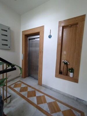 Furnished Amenities in 4 BHK Builder Floor at Sector 43 – for Rent
