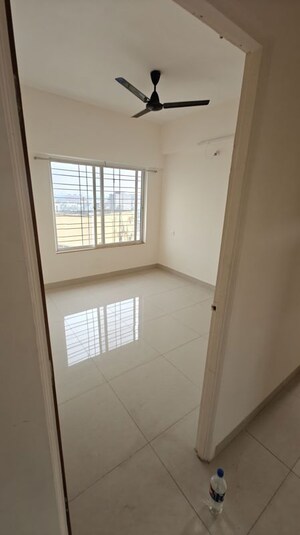 Room in 2 BHK Apartment at Kumar Samruddhi Society, Vishrantwadi – for Rent