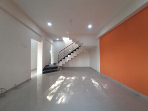 Room in 3 BHK Independent House at Goregaon East – for Rent