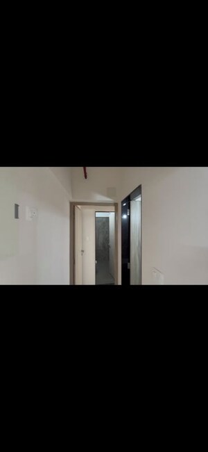 Room in 2 BHK Apartment at Mahaveer Solitaire Edge, Kandivali East – for Rent