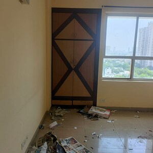 Room in 2 BHK Apartment at Eros Wembley Estate, Sector 50 – for Rent