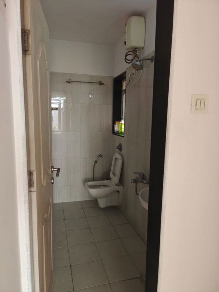 Bathroom, puranik-city 2 Bedroom 700 Sq.Ft. Apartment In Kasarvadavali Thane 10322777
