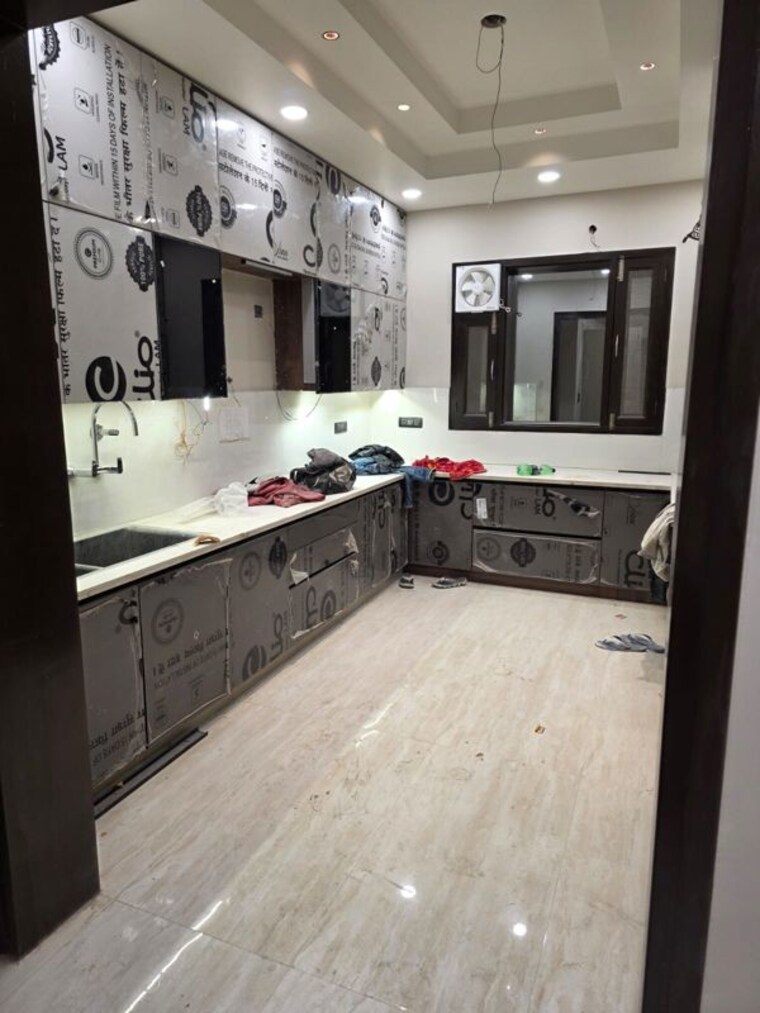 Kitchen, sector 14 2 Bedroom 120 Sq.Yd. Builder Floor In Sector 14 Faridabad 10322807