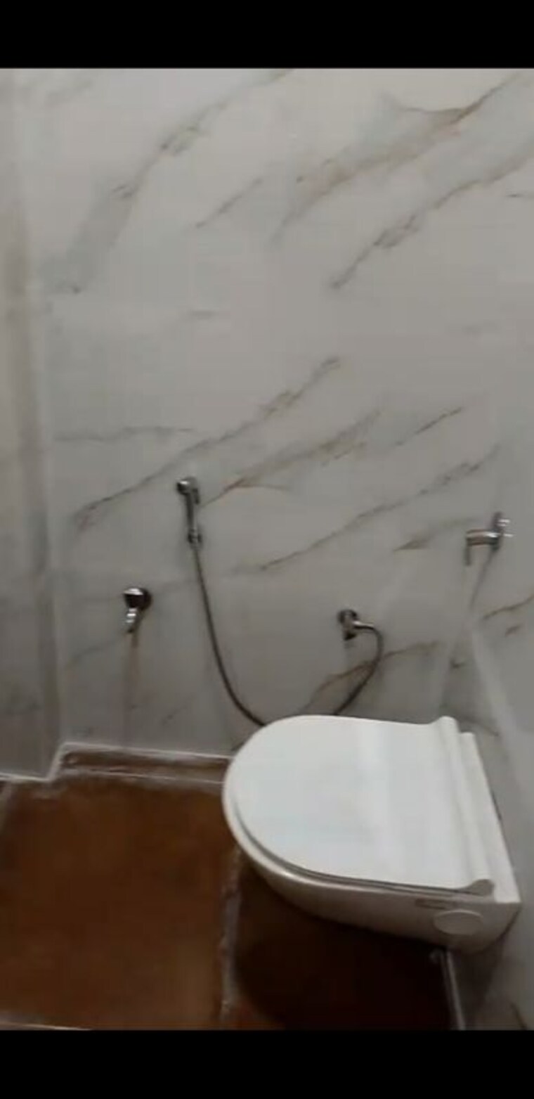 Bathroom, sector 85 3 Bedroom 250 Sq.Yd. Builder Floor In Sector 85 Faridabad 10322816