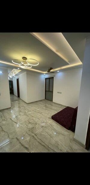 Room in 3 BHK Builder Floor at Sector 85 – for Rent