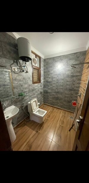 Kitchen in 3 BHK Builder Floor at Sector 85 – for Rent