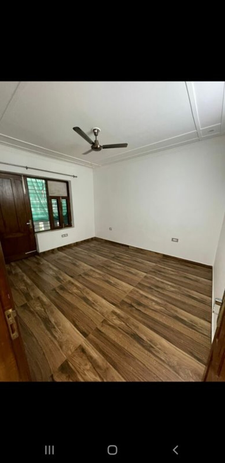 Room, sector 85 3 Bedroom 250 Sq.Yd. Builder Floor In Sector 85 Faridabad 10322828