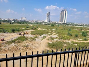 Plot Area in 3.5 BHK Apartment at Smart World Orchard, Sector 61 – for Sale