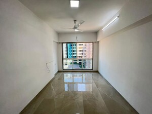 Room in 3 BHK Apartment at Emerald Apartment Santacruz, Santacruz East – for Rent