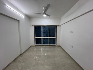 Room in 3 BHK Apartment at Emerald Apartment Santacruz, Santacruz East – for Rent