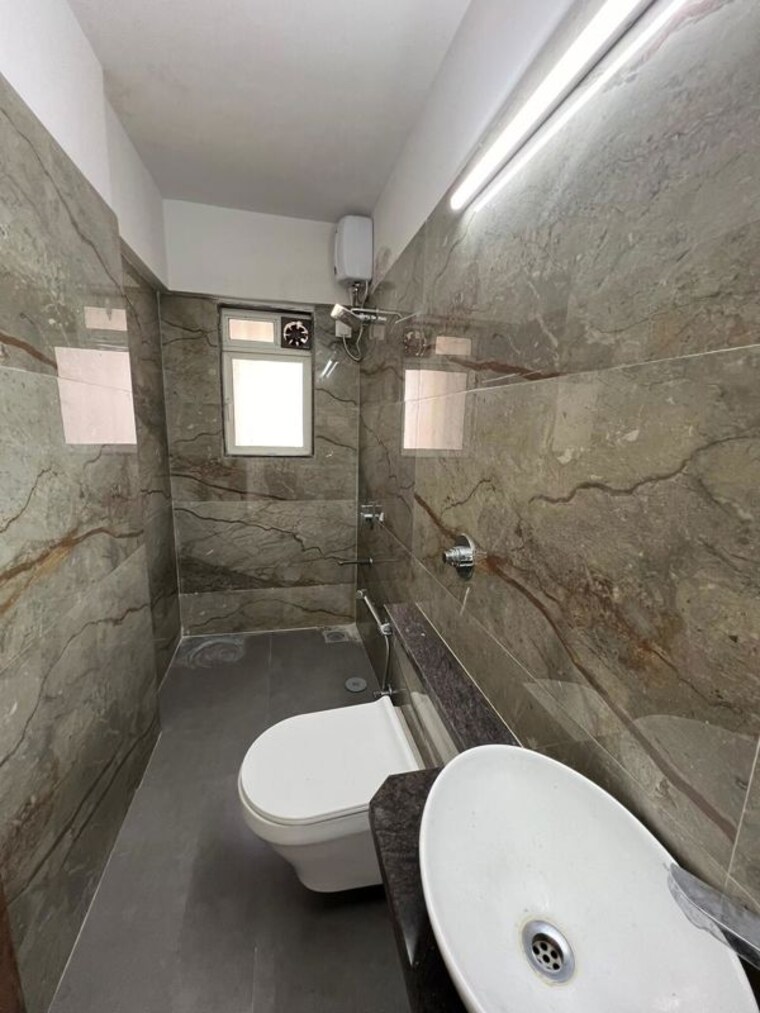 Bathroom, emerald-apartment-santacruz 3 Bedroom 987 Sq.Ft. Apartment In Santacruz East Mumbai 10322815