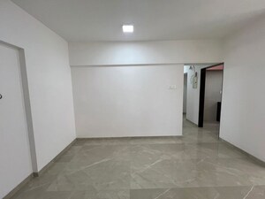 Room in 3 BHK Apartment at Emerald Apartment Santacruz, Santacruz East – for Rent