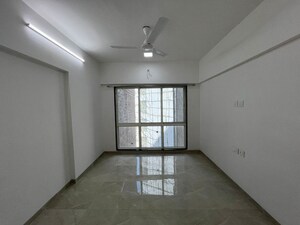 Room in 3 BHK Apartment at Emerald Apartment Santacruz, Santacruz East – for Rent