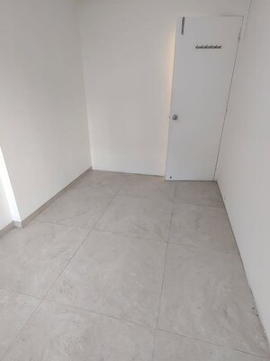 Room in 3 BHK Apartment at Kabra Centroid, Santacruz East – for Rent