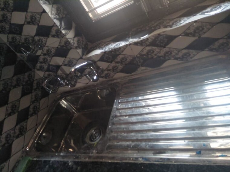  Parking, sector 51 2 Bedroom 200 Sq.Yd. Builder Floor In Sector 51 Gurgaon 10322853
