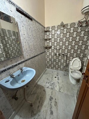 Bathroom in 2 BHK Builder Floor at RWA Residential Society, Sector 40 – for Rent