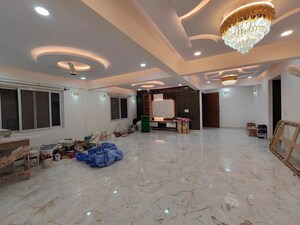 Parking in 3 BHK Apartment at Cooke Town – for Rent