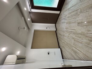 Furnished Amenities in 3 BHK Builder Floor at Shivalik Colony – for Rent