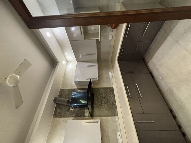 Kitchen, shivalik colony 3 Bedroom 1900 Sq.Ft. Builder Floor In Shivalik Colony Delhi 10322893