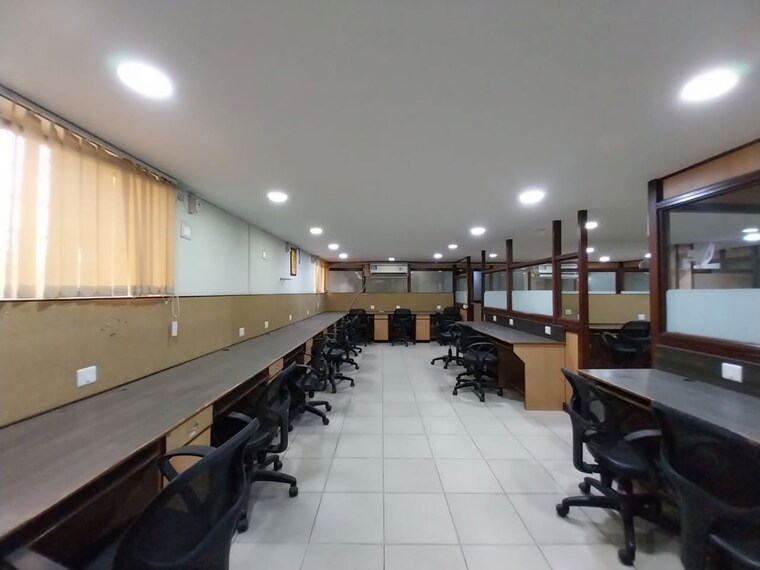 Gym, alkapuri Commercial Office Space 3800 Sq.Ft. In Alkapuri Vadodara 10322894