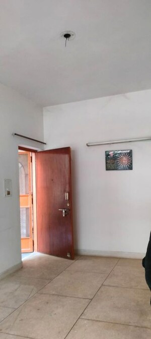 2 BHK Apartment For Rent in Rail Vihar Apartment, Sector 15
