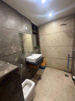 Bathroom in 1 BHK Builder Floor at Sector 15 – for Rent