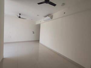 Room in 2 BHK Apartment at Dynamix Divum, Malad East – for Rent