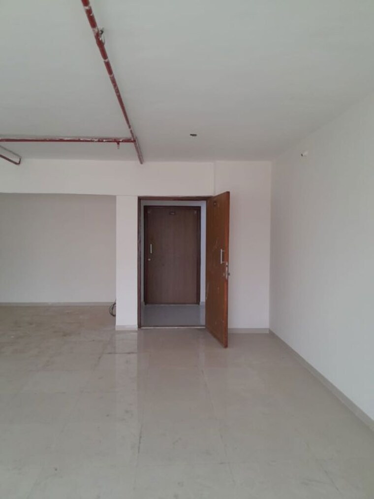 Room, borivali east Commercial Office Space 578 Sq.Ft. In Borivali East Mumbai 10322958