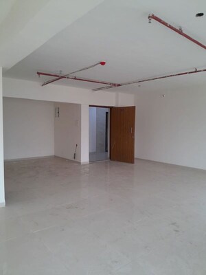Room in  Office Space at Borivali East – for Rent