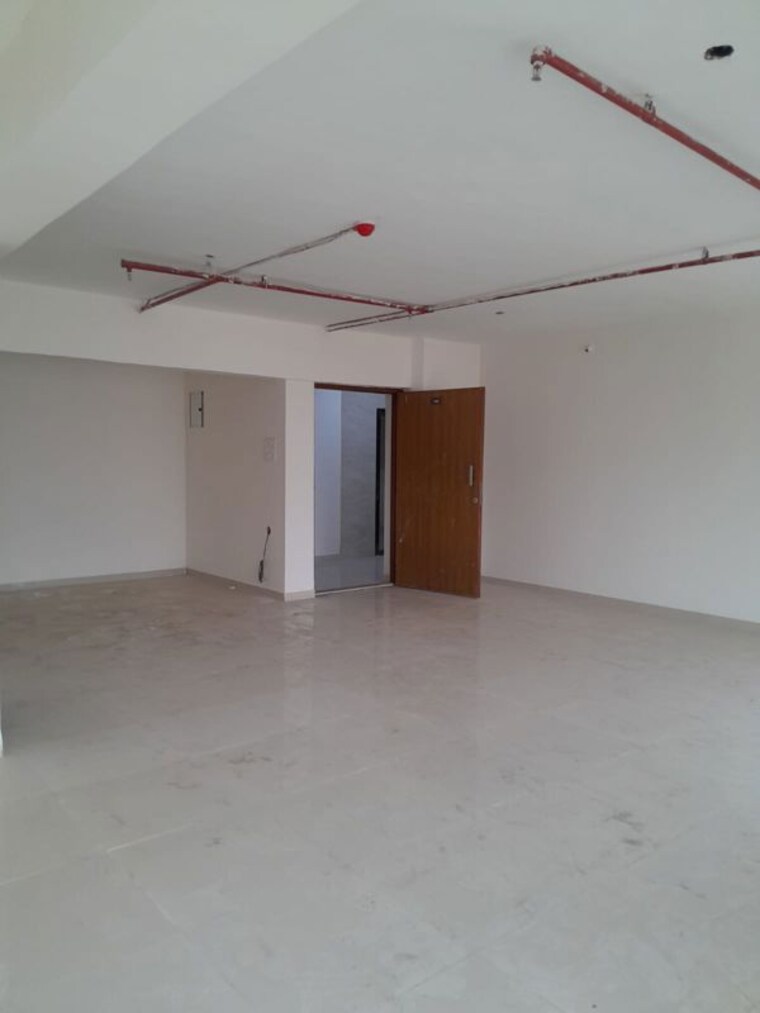 Room, borivali east Commercial Office Space 578 Sq.Ft. In Borivali East Mumbai 10322958