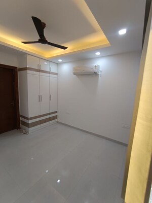 Room in 3.5 BHK Builder Floor at Sector 57 – for Rent