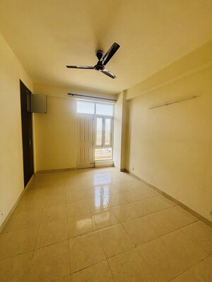 Room in 3 BHK Apartment at Tulip Orange, Sector 70 – for Rent