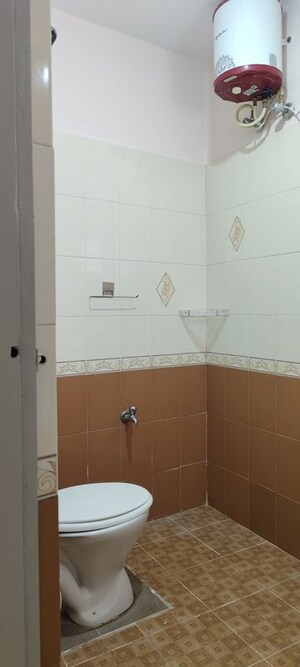 Bathroom in 2 BHK Builder Floor at Halasuru – for Rent