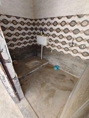 Balcony in 1 RK Independent House at Jankipuram Vistar – for Rent