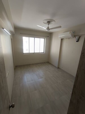 Room in 3 BHK Apartment at Omaxe The Olive Heights, Sector 56 – for Rent