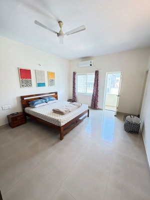 Living Room in 2 BHK Apartment at Indiranagar – for Rent