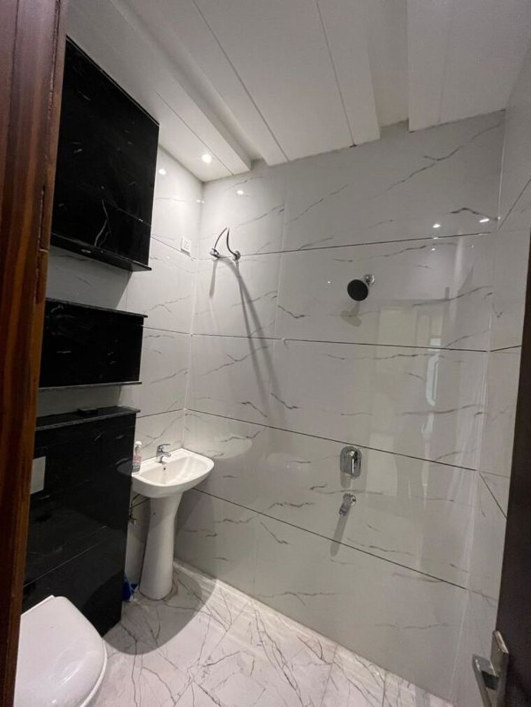 Bathroom, sector 125 3 Bedroom 120 Sq.Yd. Independent House In Sector 125 Mohali 10322984