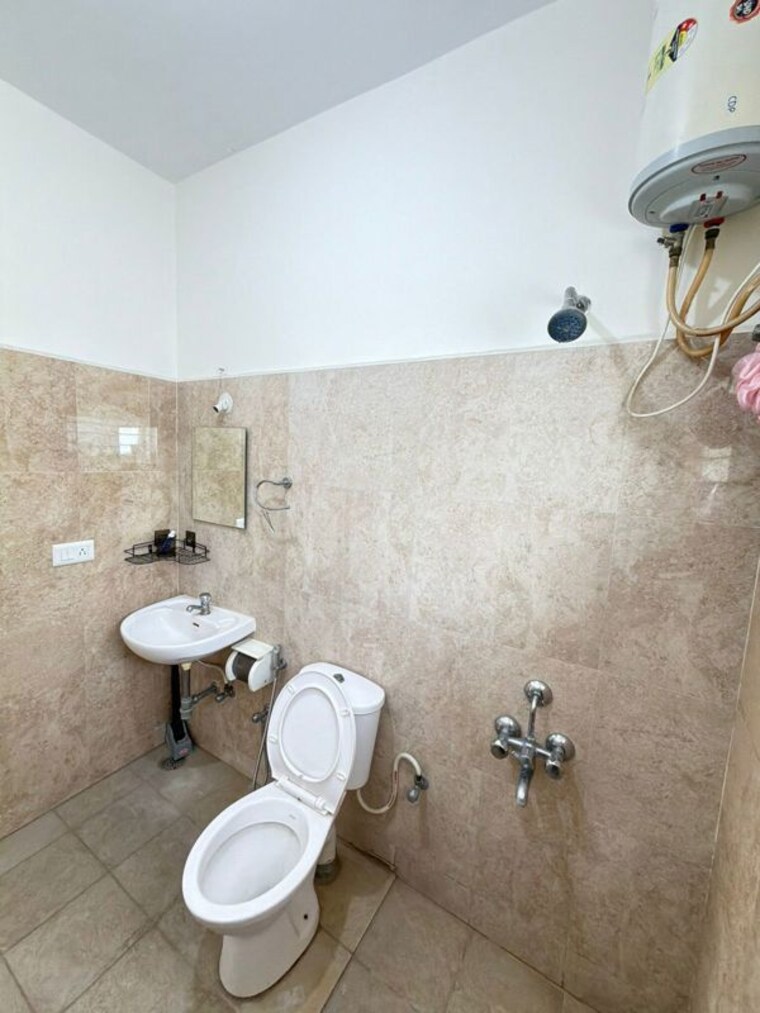 Bathroom, hal 2nd stage 1 Bedroom 600 Sq.Ft. Apartment In Hal 2nd Stage Bangalore 10322996