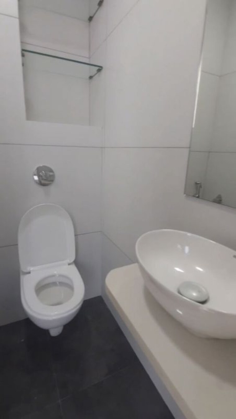 Bathroom, citi-mall Commercial Office Space 1450 Sq.Ft. In Andheri West Mumbai 10310908