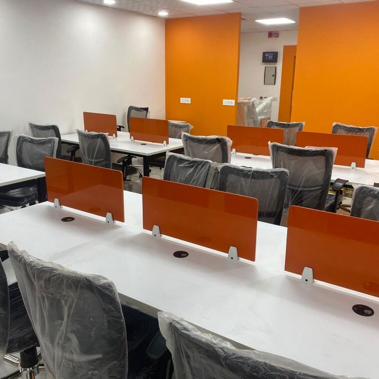 Team Area, bhutani-alphathum-commercial Commercial Office Space 850 Sq.Ft. In Sector 90 Noida 10323006