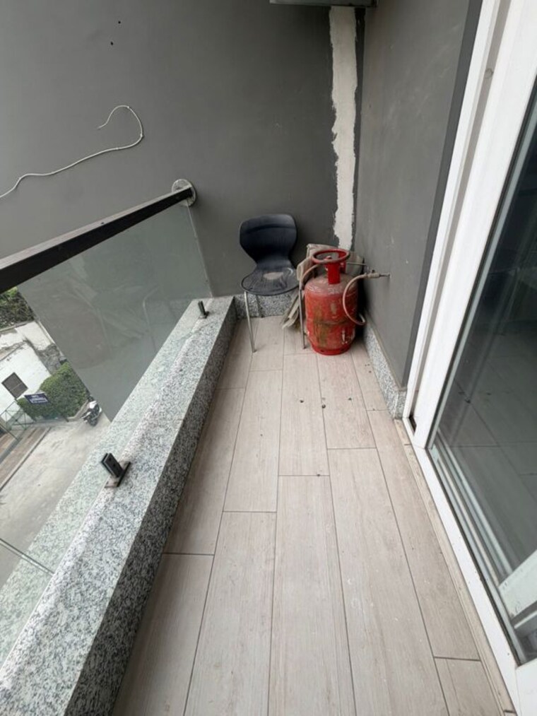 Balcony, sector 15 3 Bedroom 2300 Sq.Ft. Builder Floor In Sector 15 Gurgaon 10323008